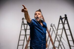 Saison Culturelle > Théâtre humour « MA DISTINCTION »