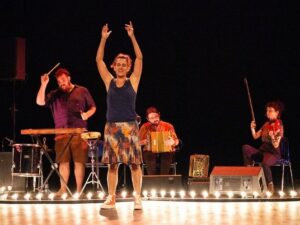 Saison Culturelle > Théâtre Musique « COMMENT CA SE DANSE »